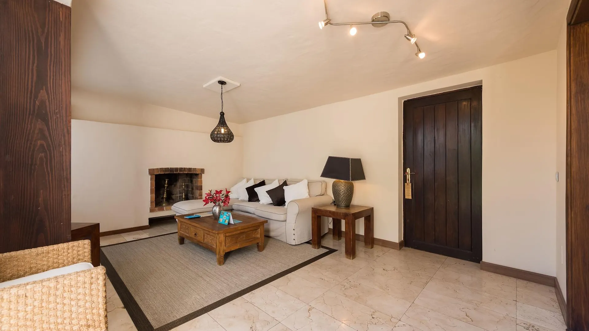 Villas Alondra Puerto del Carmen  Resort